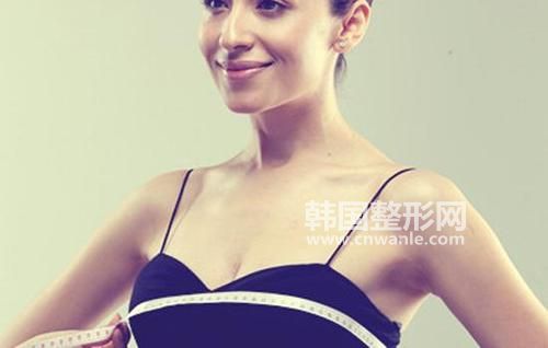 目前<a href='/tag_jiatifengxiong19.html'>假體豐胸</a>多少錢一次？