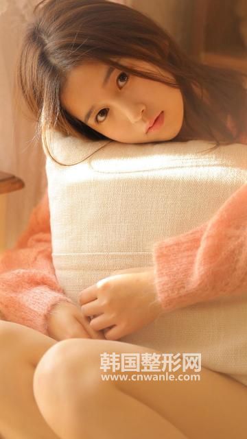 祛<a href='/tag_yandai21.html'>眼袋</a>手術(shù)后多長時間能摸眼霜化妝和用洗面奶洗臉?