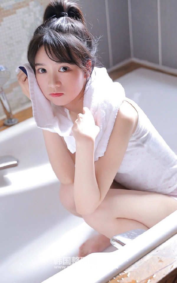 你是否還在為做不做<a href='/tag_shuangyan108.html'>雙眼</a>皮而感到糾結(jié)呢？
