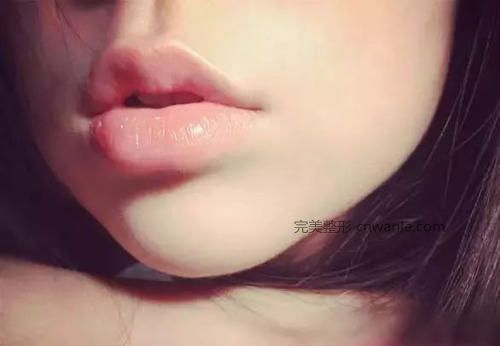 <a href='/tag_houchun2.html'>厚唇</a>改薄手術(shù)風(fēng)險(xiǎn)大嗎？