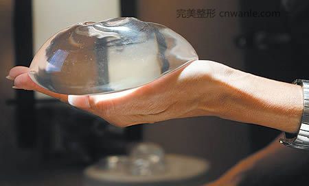 筋膜下<a href='/tag_longxiong66.html'>隆胸</a>有哪些注意事項(xiàng)？