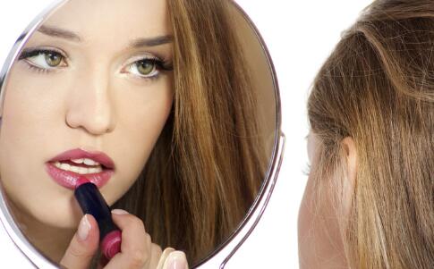 白醋祛斑的3個(gè)小竅門 遠(yuǎn)離雀斑注意小細(xì)節(jié) 白醋祛斑的小竅門 如何祛斑 祛斑注意哪些細(xì)節(jié)